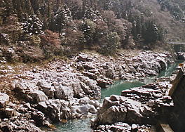 飛騨川の渓流